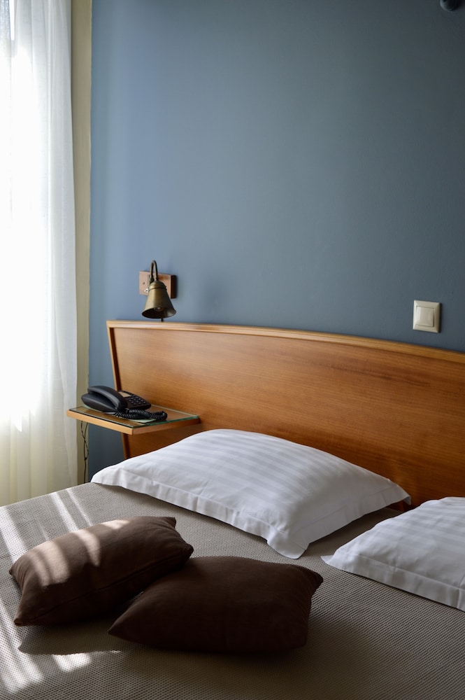Evripides Hotel 45/69