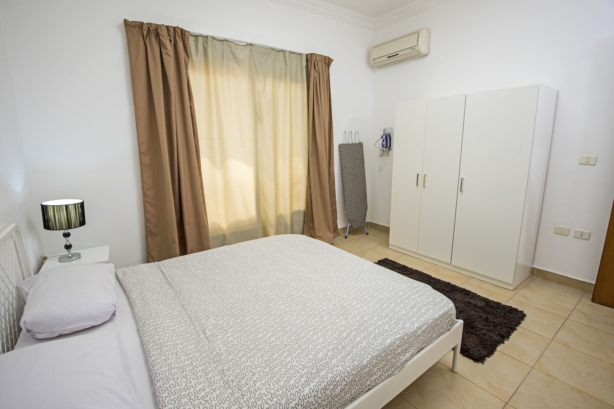 2 Bedrooms, Apartment, Twin Beds, Queen Bed, Partial Sea View, Sofa