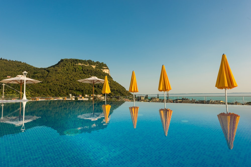 Sky Pool Hotel Sole Garda 59/68