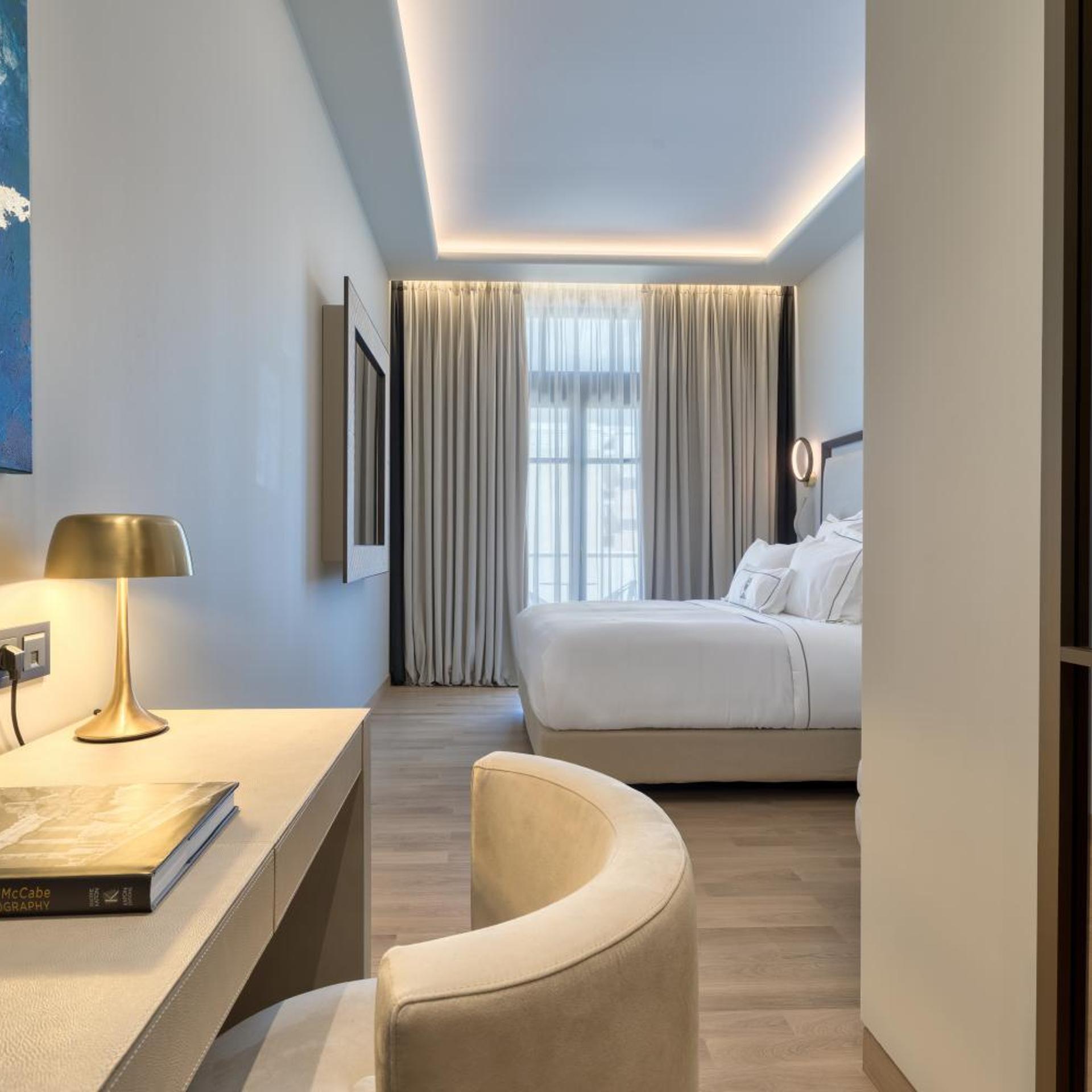 Deluxe, Double Bed, City View