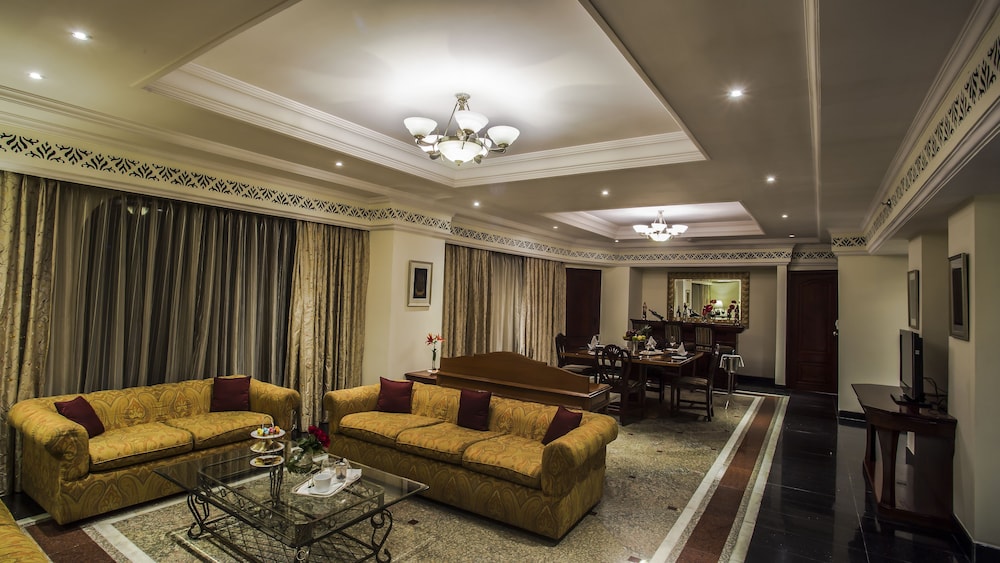 TAJ DECCAN 55/82