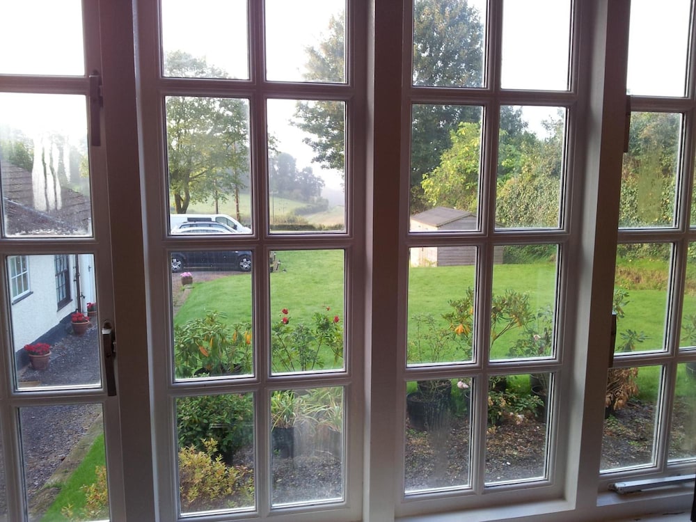 Brambles B&amp;B 17/49