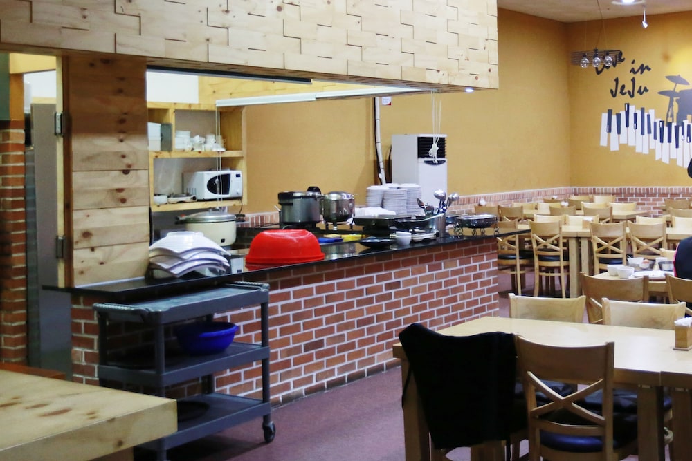 Olle Tourist Hotel 33/40