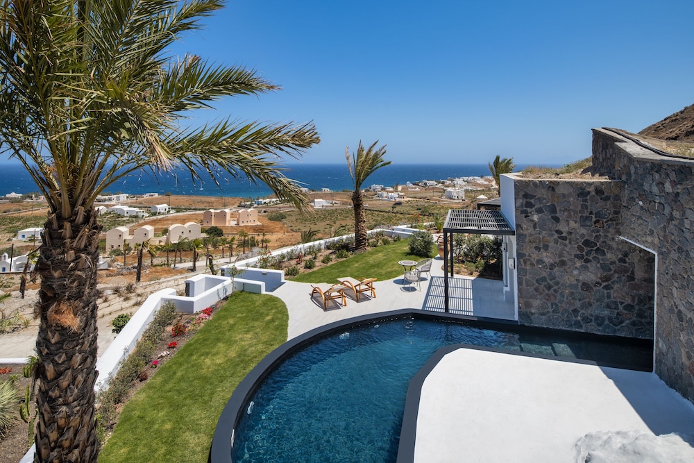 Palm Island Suites Santorini 54/66