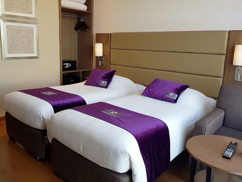 PREMIER PLACE HOTEL 9/61