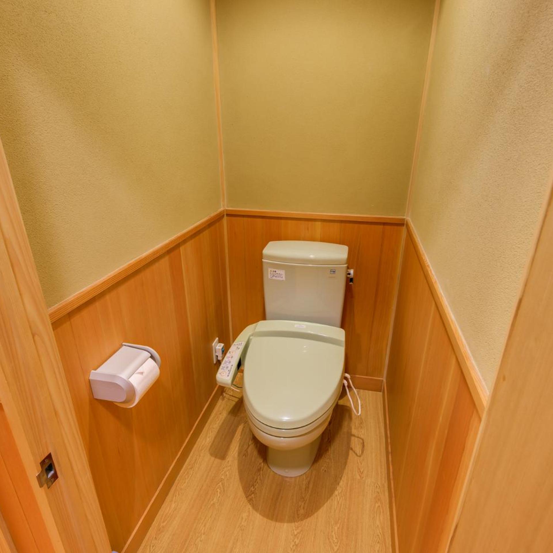 غرفة يابانية بسريرين منفصلين، Tsukihitei Ryokan 2/4