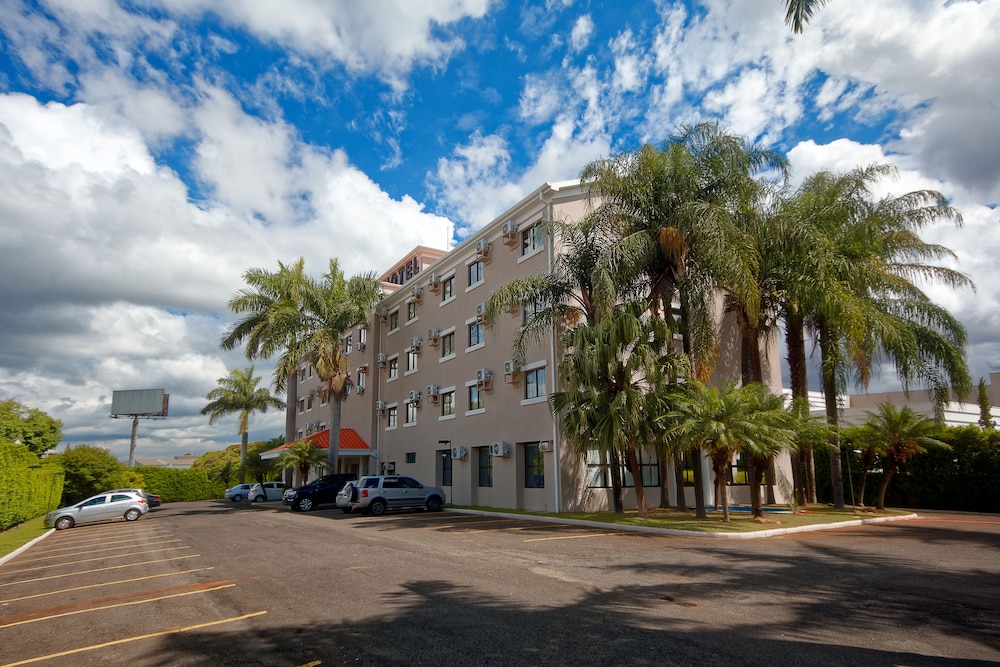 Fenix Hotel Limeira 33/37