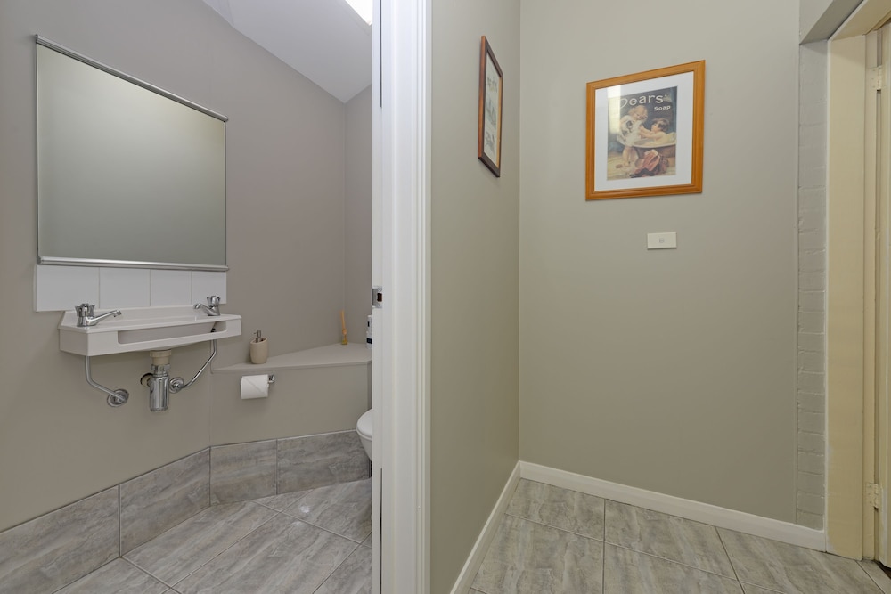 Edinburgh Gallery Bed Breakfast 59/61