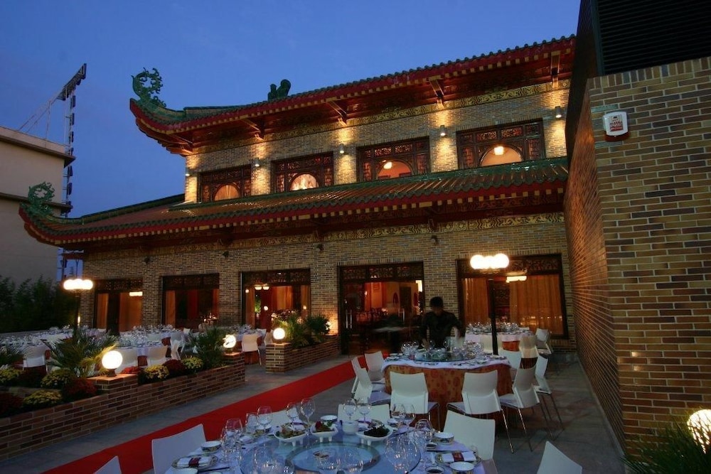 Hotel Dinastia 4/40