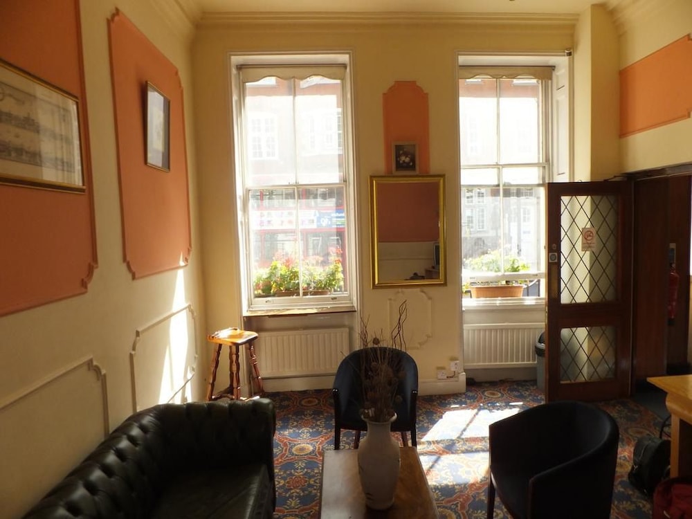Gresham Hotel 33/50