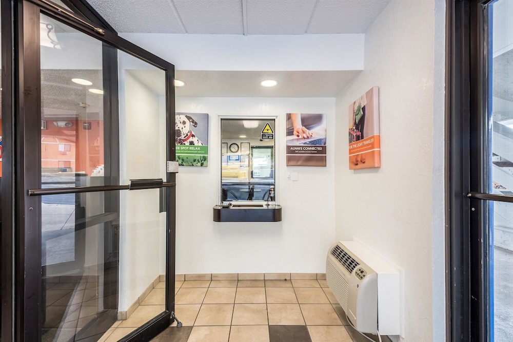 Motel6 Birmingham, AL 28/44