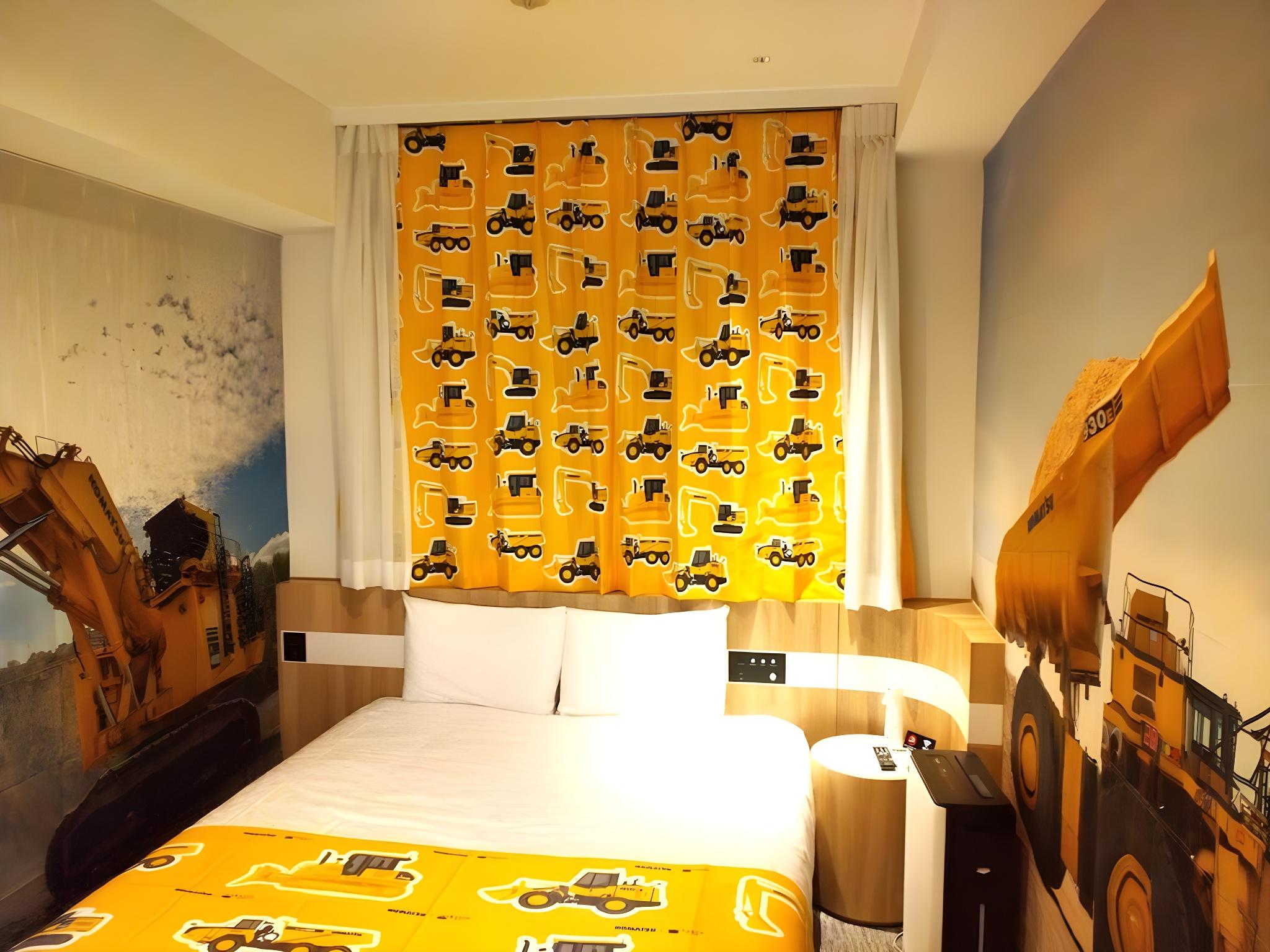 King Bed, Private Bathroom