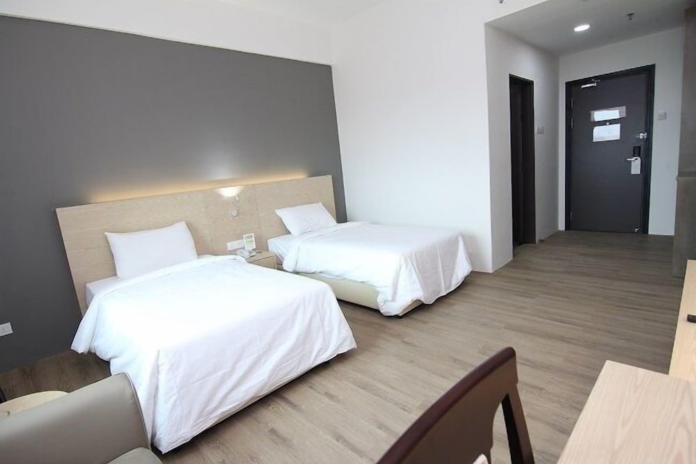 Kingston Hotel 25 at Summit Signature Batu Pahat 18/31