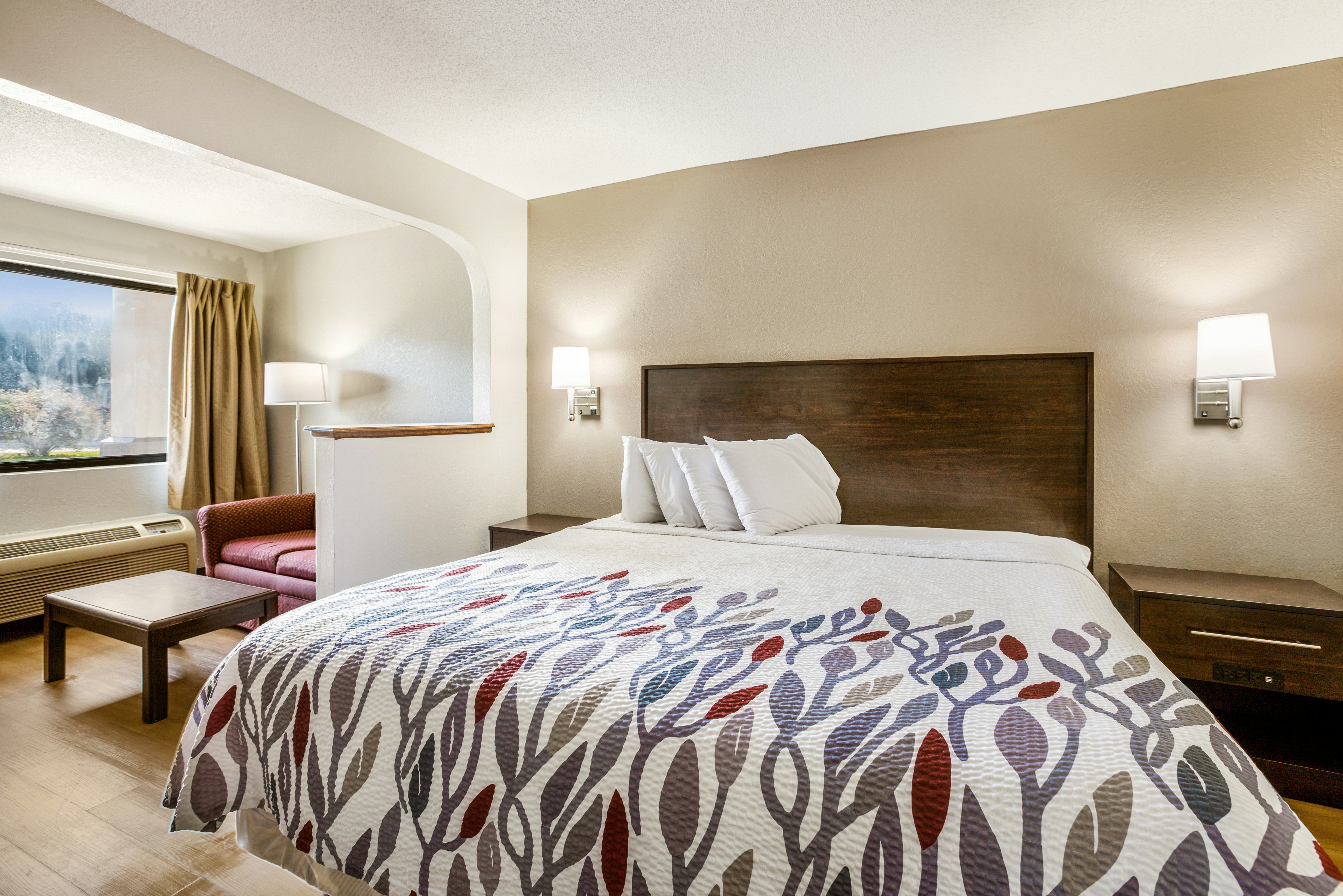 SUPERIOR, KING BED, ACCESSIBLE