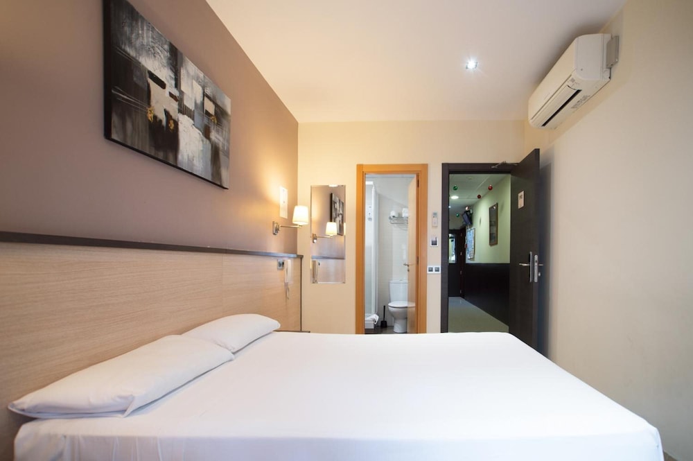 Hostal Las Flores 16/60