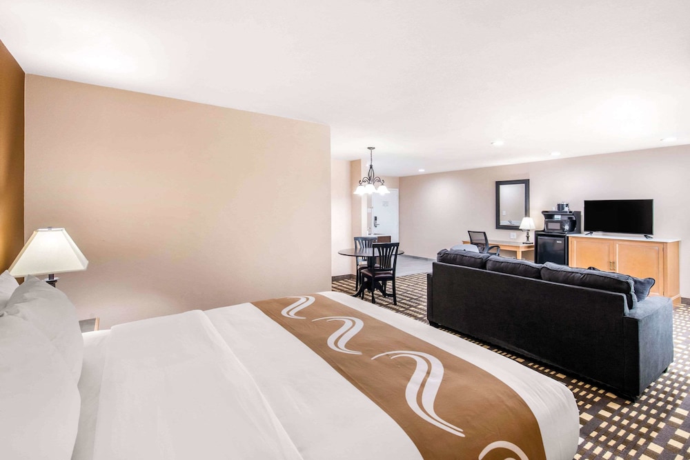 QUALITY INN AND SUITES PLANO EAST RICHARDSON 18/62