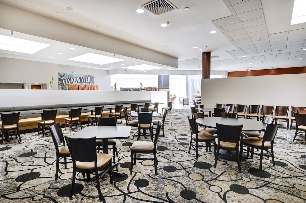 Holiday Inn St Petersburg N Clearwater 51/68