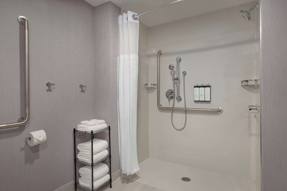 Hyatt Place Windsor 50/50