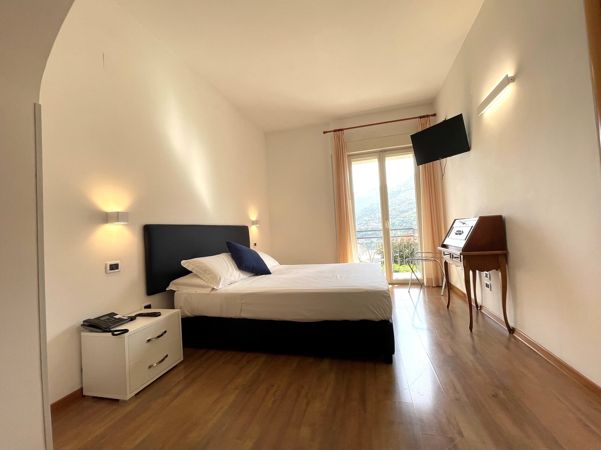 1 BEDROOM, FAMILY, MOUNTAIN VIEW