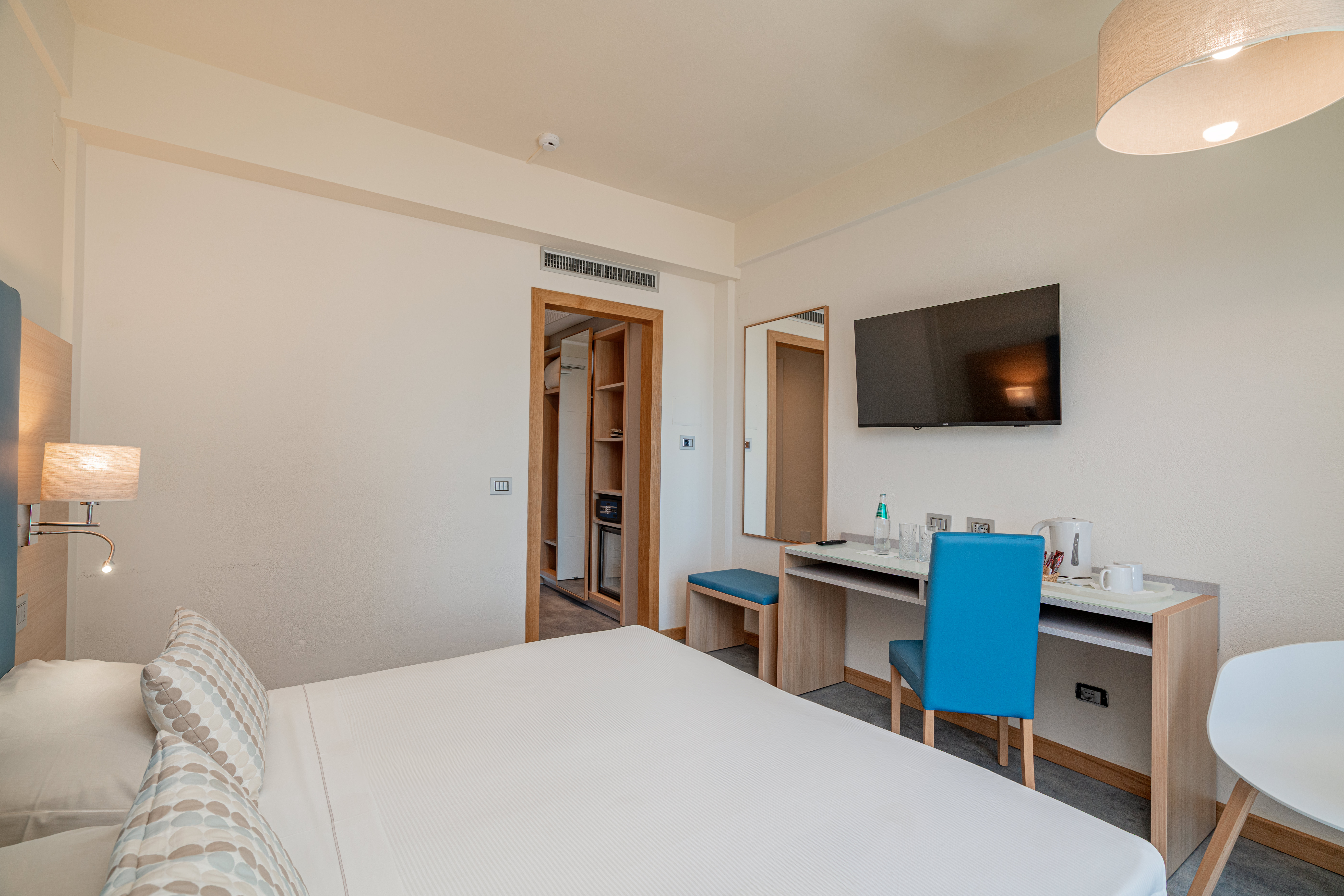 Room, Double or Twin Bed, Balcony, Hotel Calabona 2/6