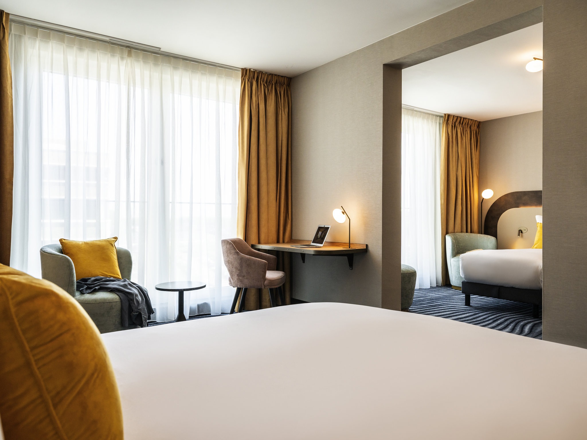 SUPERIOR, DOUBLE AND TWIN BEDS