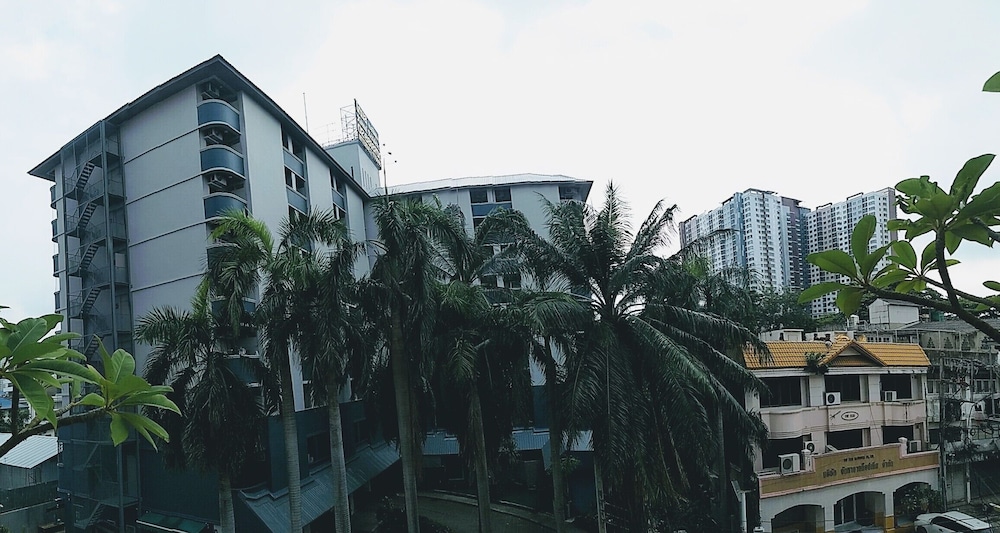 KOMOL RESIDENCE BANGKOK 8/65
