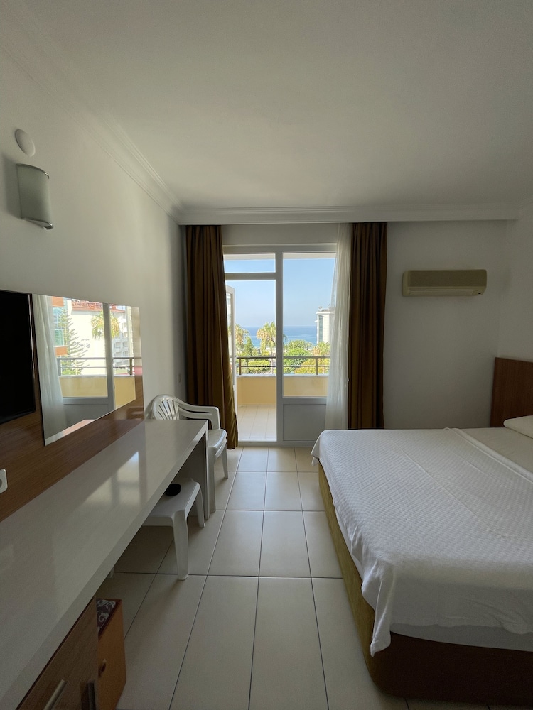 Miray Hotel 38/70