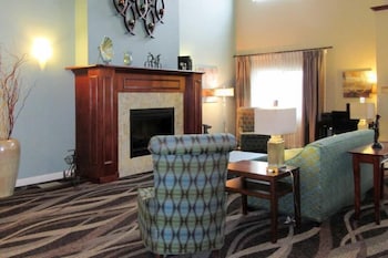 AmeriVu Inn and Suites - Chisago City 32/37