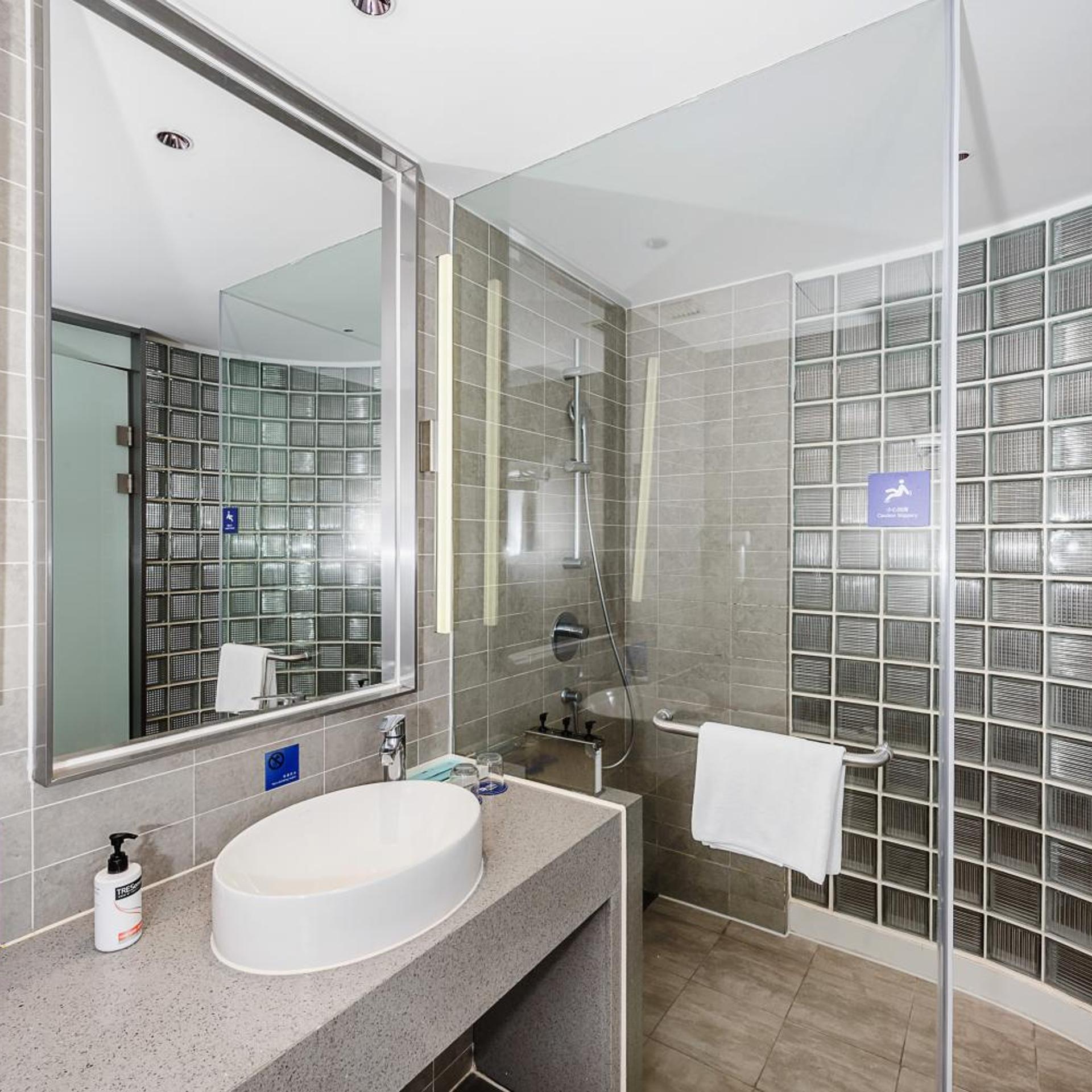 Specialty، HOLIDAY INN EXPRESS HAIKOU WEST COAST 2/2