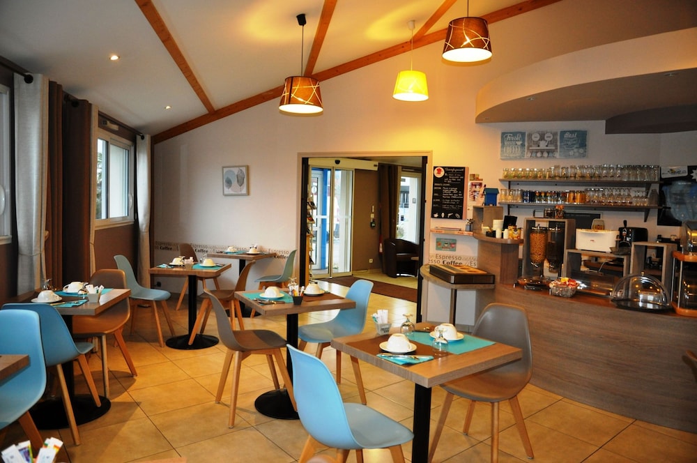 Brit Hotel Azur 28/32
