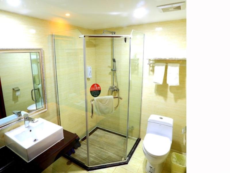 Greentree Inn Jiujiang Railway Station QianhongXiang Hotel 65/68