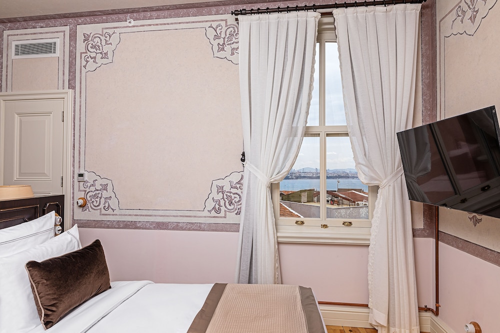 Panoramic, Suite, Murphy Bed, Queen Bed, Sea View، Meroddi Barnathan Hotel 4/8