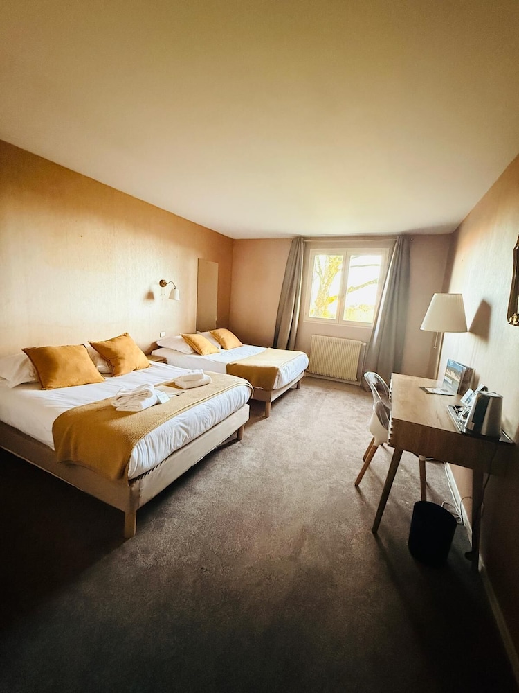 HOTEL ARTS ET TERROIRS 15/50