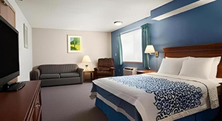 Days Inn Lacey Olympia Area 3/19