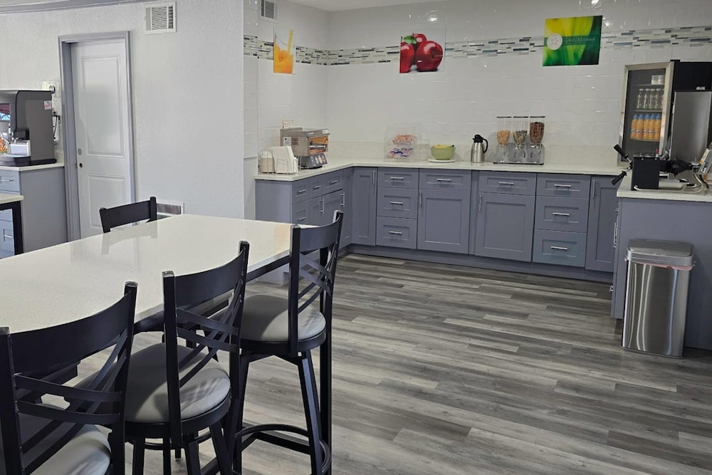 Quality Inn & Suites East Point - Atlanta Area 26/43