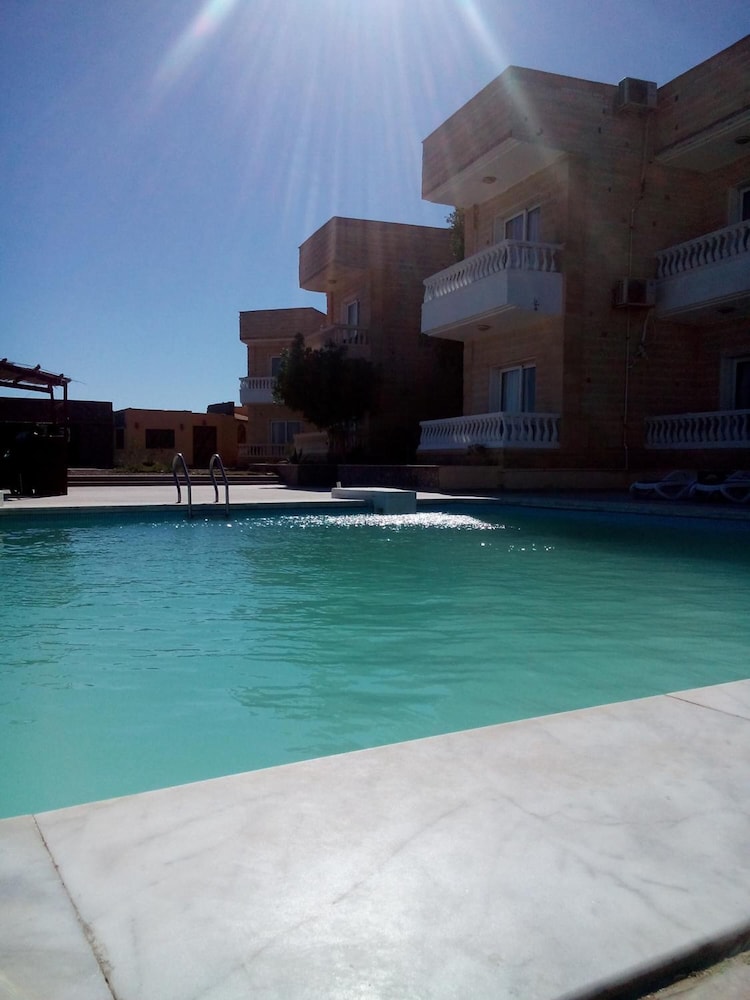 Dahab Hotel 50/50