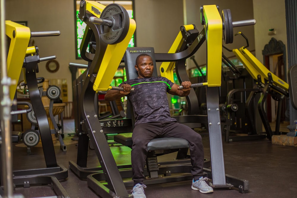 Colosseum Hotel And Fitness Club 67/75