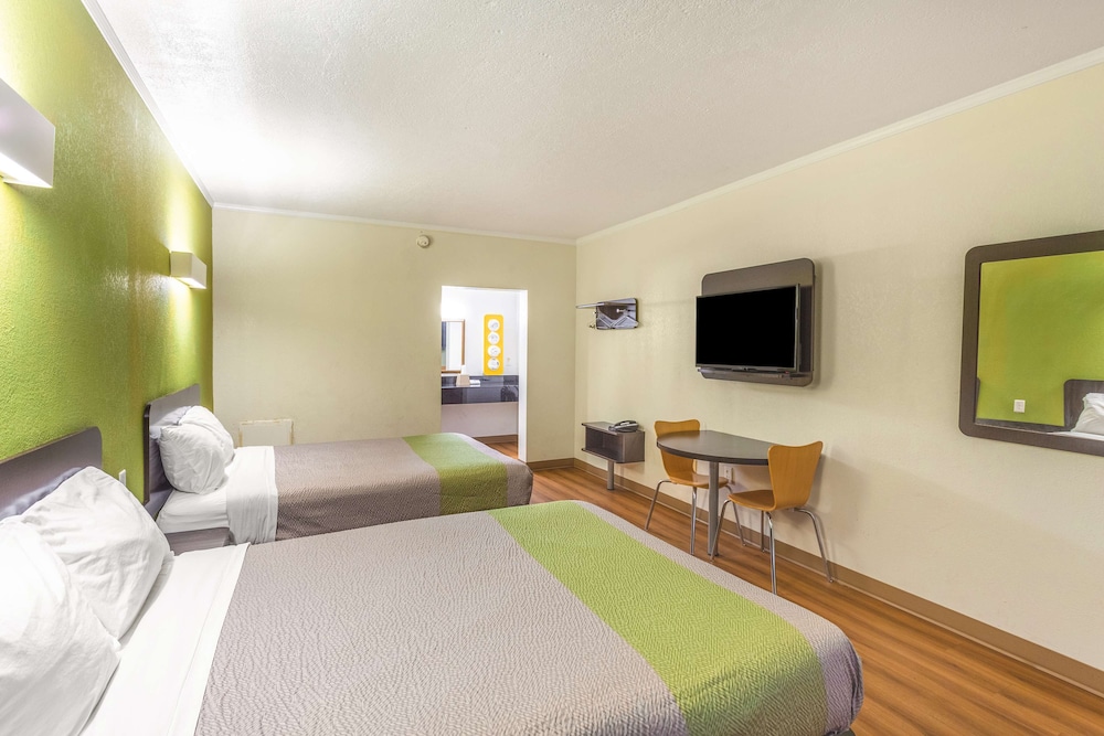 Motel6 Huntington, WV 26/51