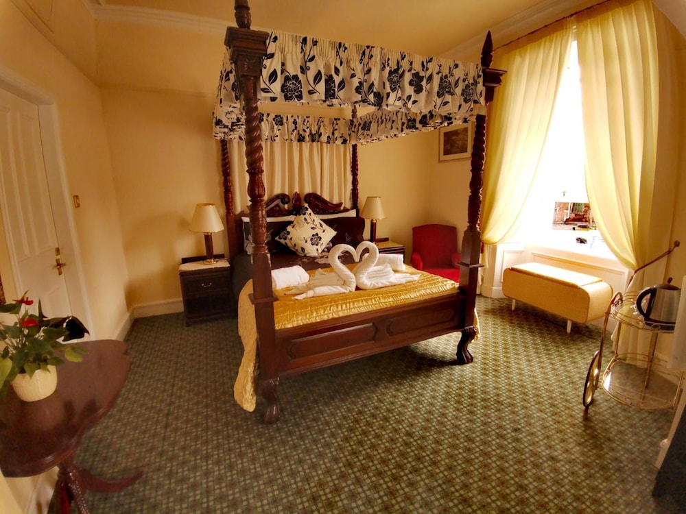 Victoria Hotel 13/47