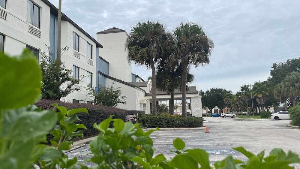 Destiny Palms Hotel Maingate West 42/50