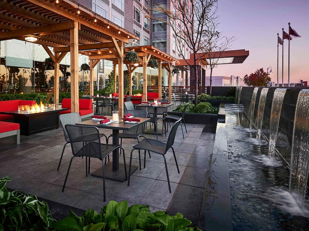 Novotel Toronto Vaughan 62/65