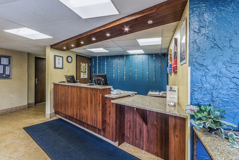 Motel6 Green Bay, WI - Lambeau 6/32