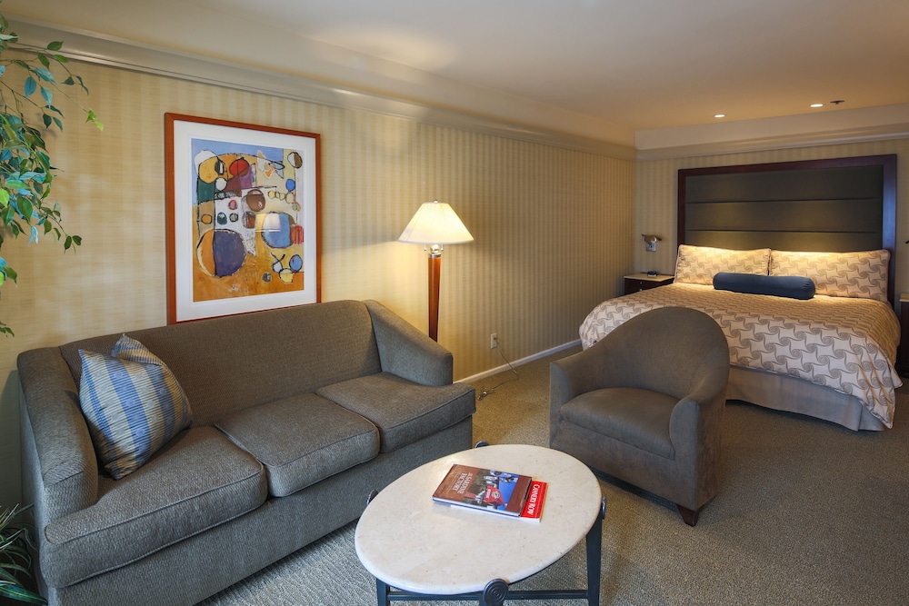 Monterey Bay Inn 27/44