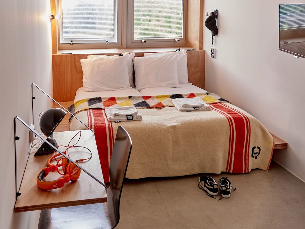 Q-Factory Hotel 41/43