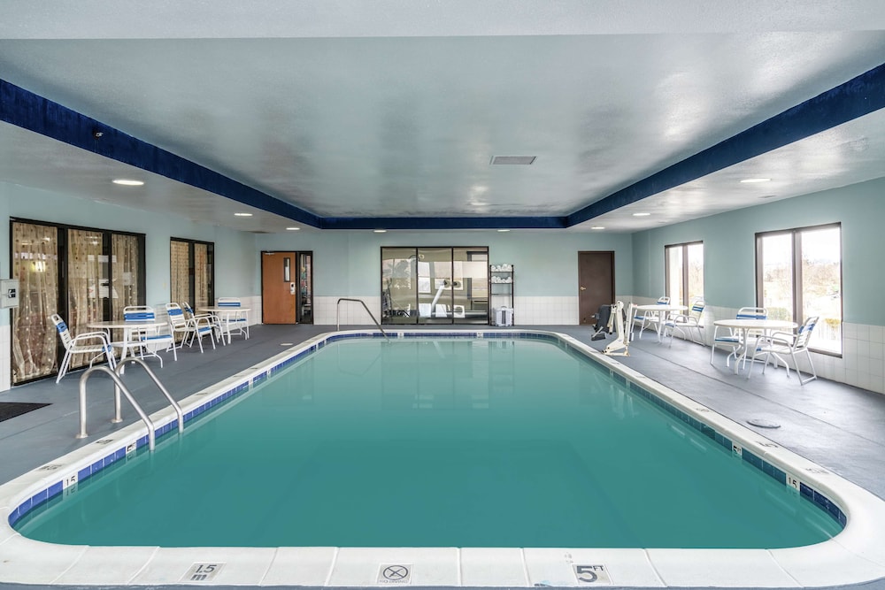 swimming pool spa