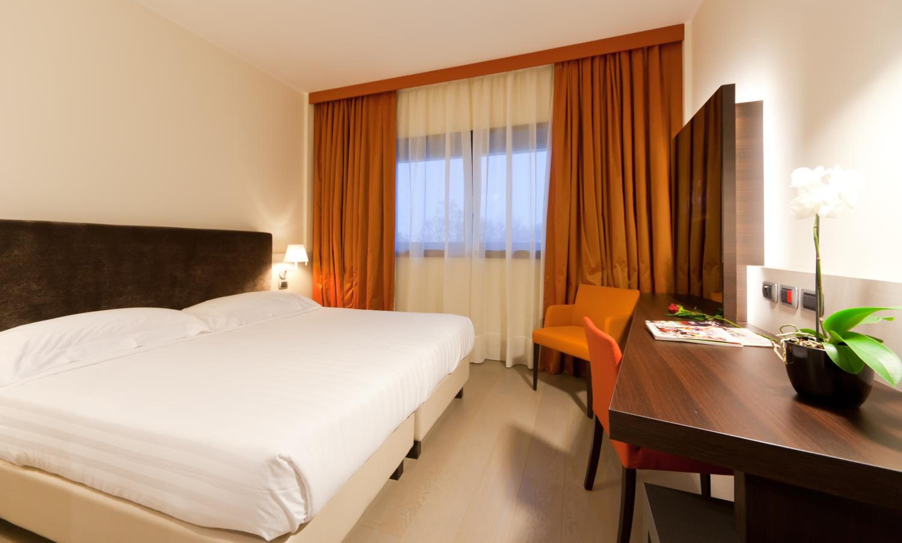 PREMIUM, DOUBLE OR TWIN BED