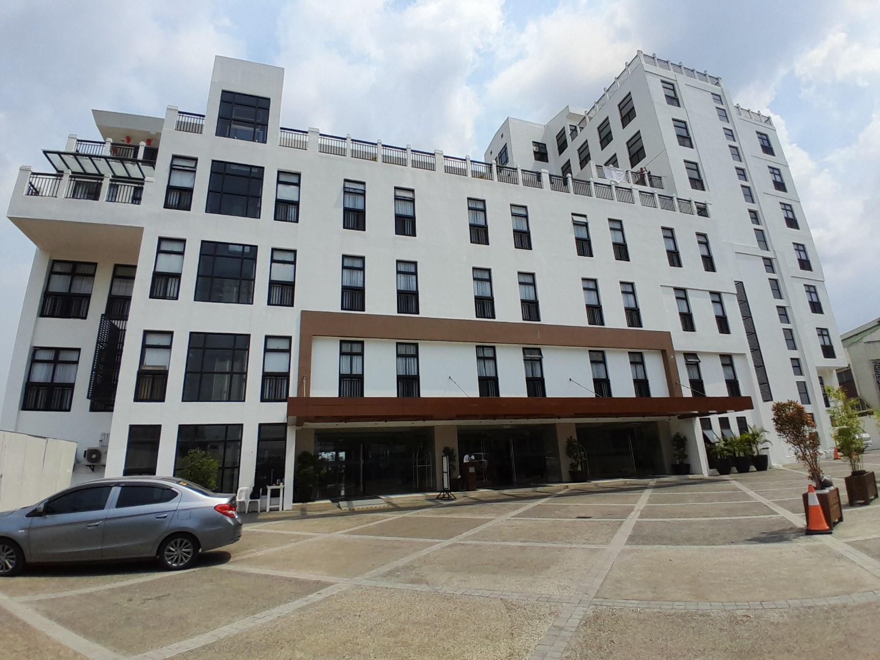 The Plaza Garden Hotel and Residences 8/23