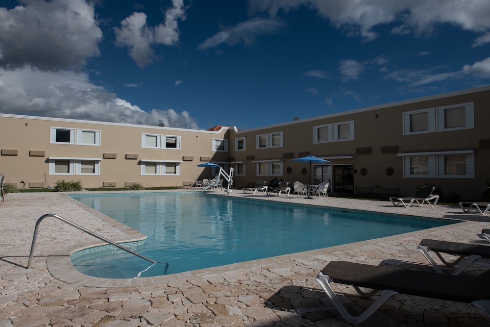 Spark by Hilton Ponce 50/55