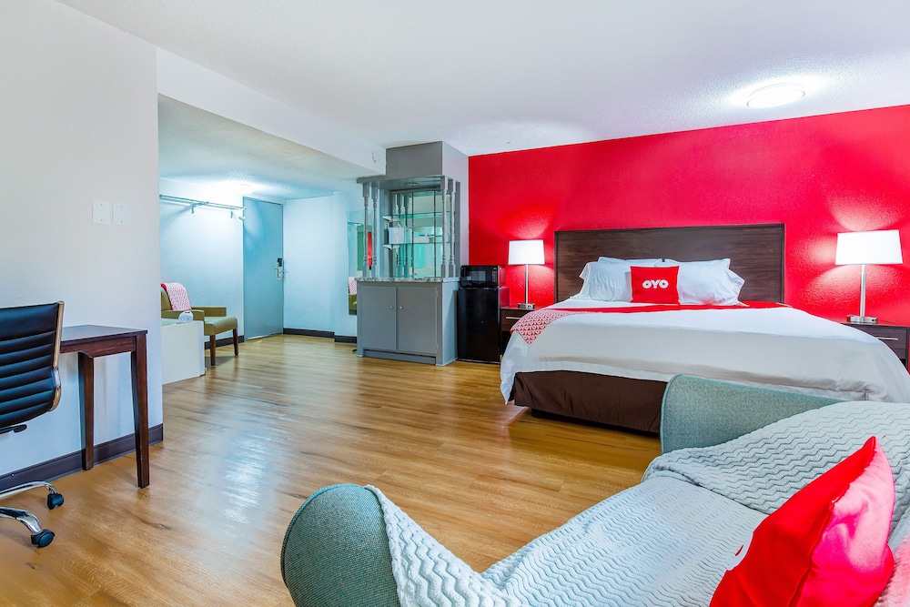 Americas Best Value Inn Moline 14/41