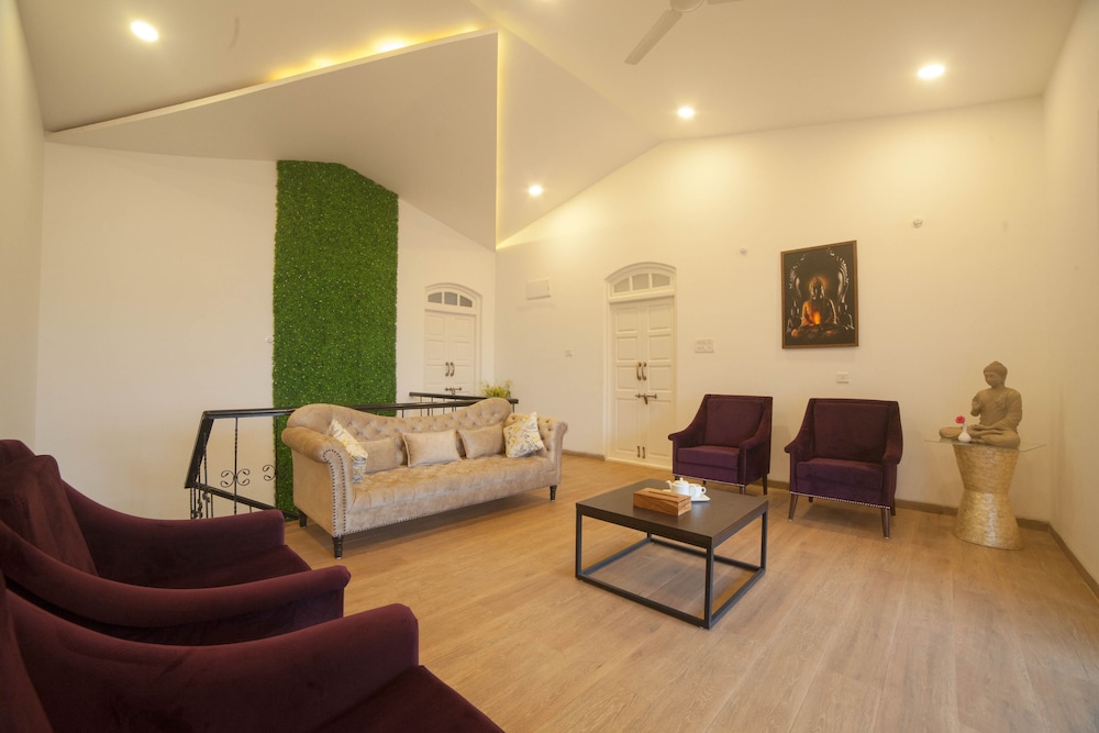Regenta Place Green Leaf Mahabaleshwar 19/37